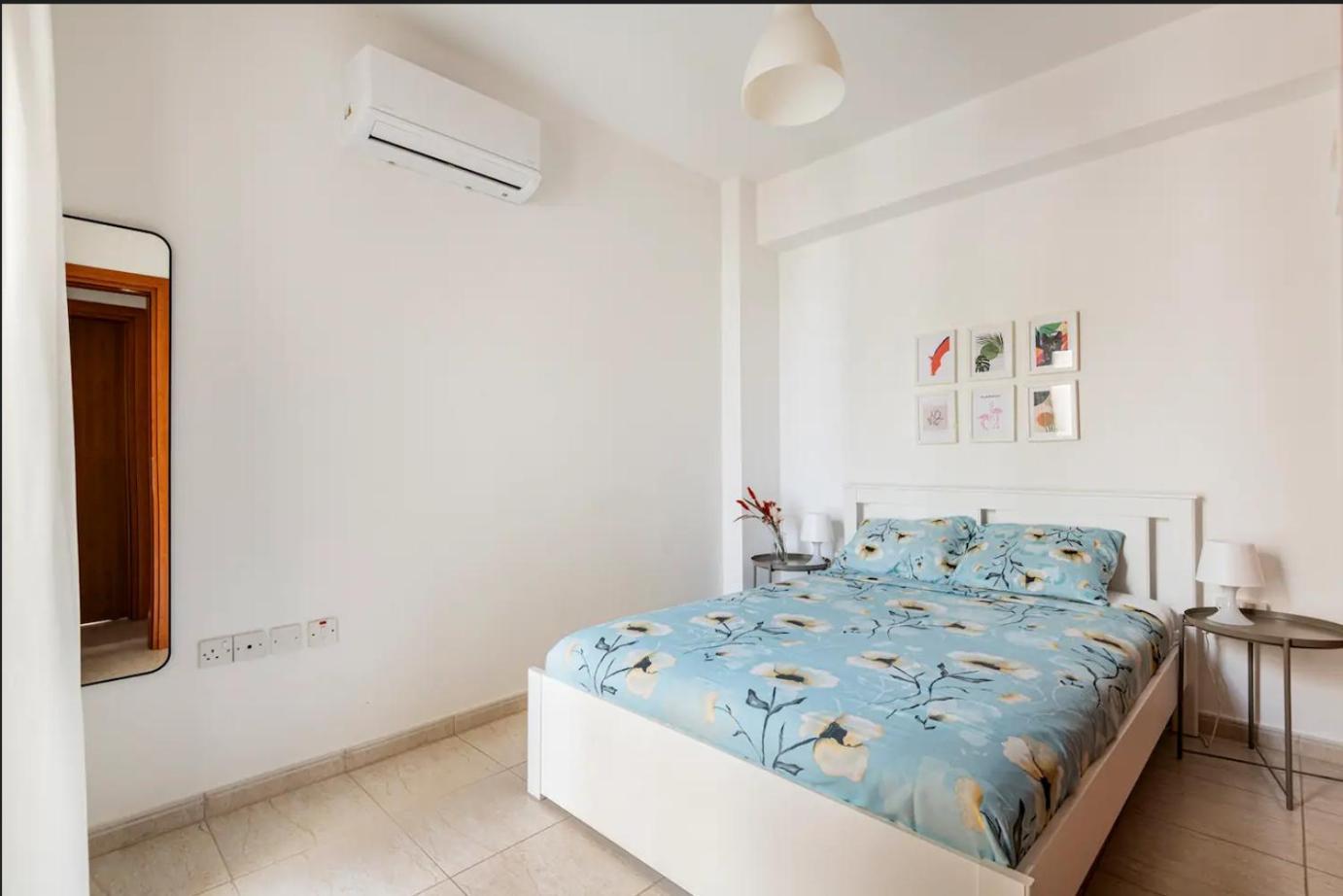 Top Floor Apartment City Center Ларнака Экстерьер фото